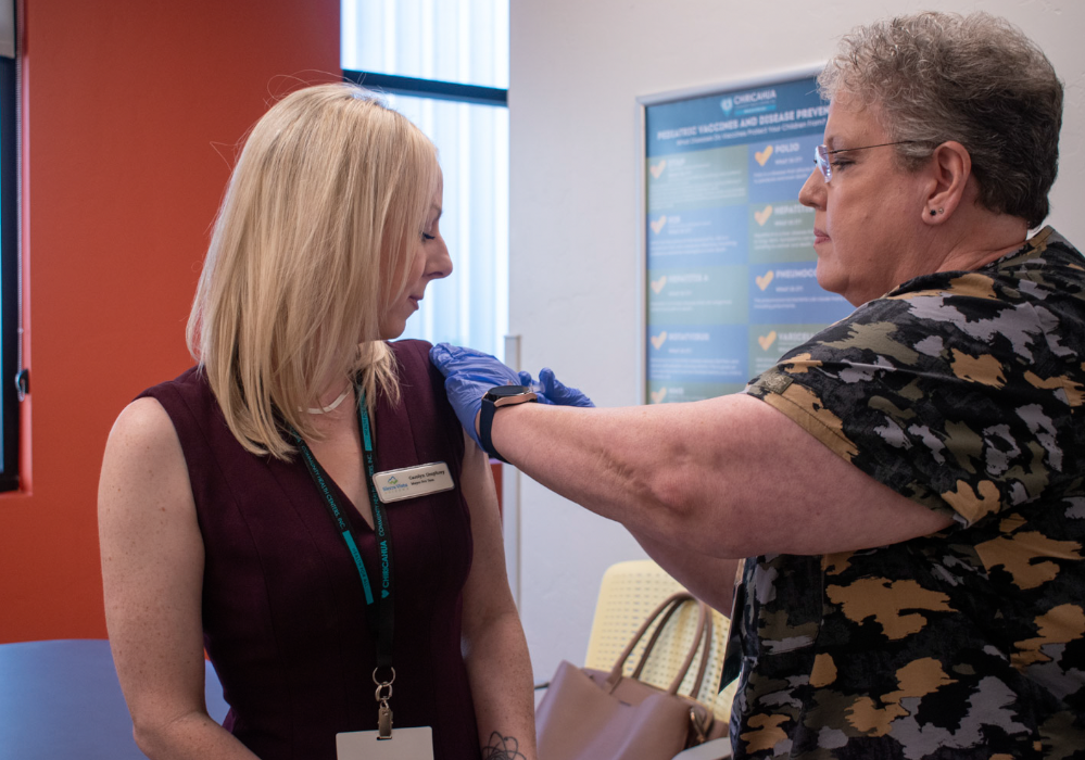 CCHCI News - Mayor Pre-tem gets her flu shot at CHIRICHAUA 